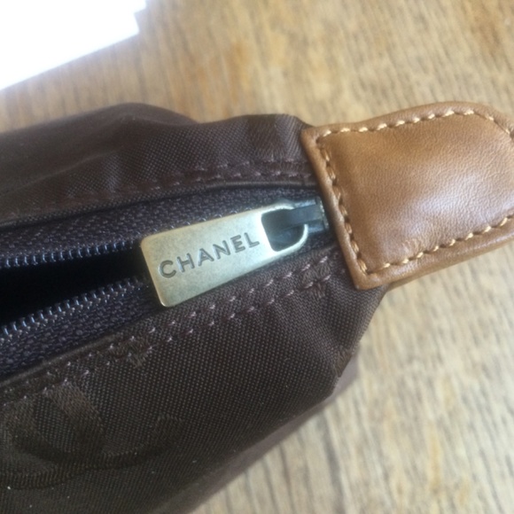 Chanel Bag ( not handbag) - Picture 3 of 9